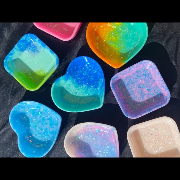 CUSTOM COLOR IRIDESCENT DISHES - Custom Style, Shape & Color. - Picture 14 of 17